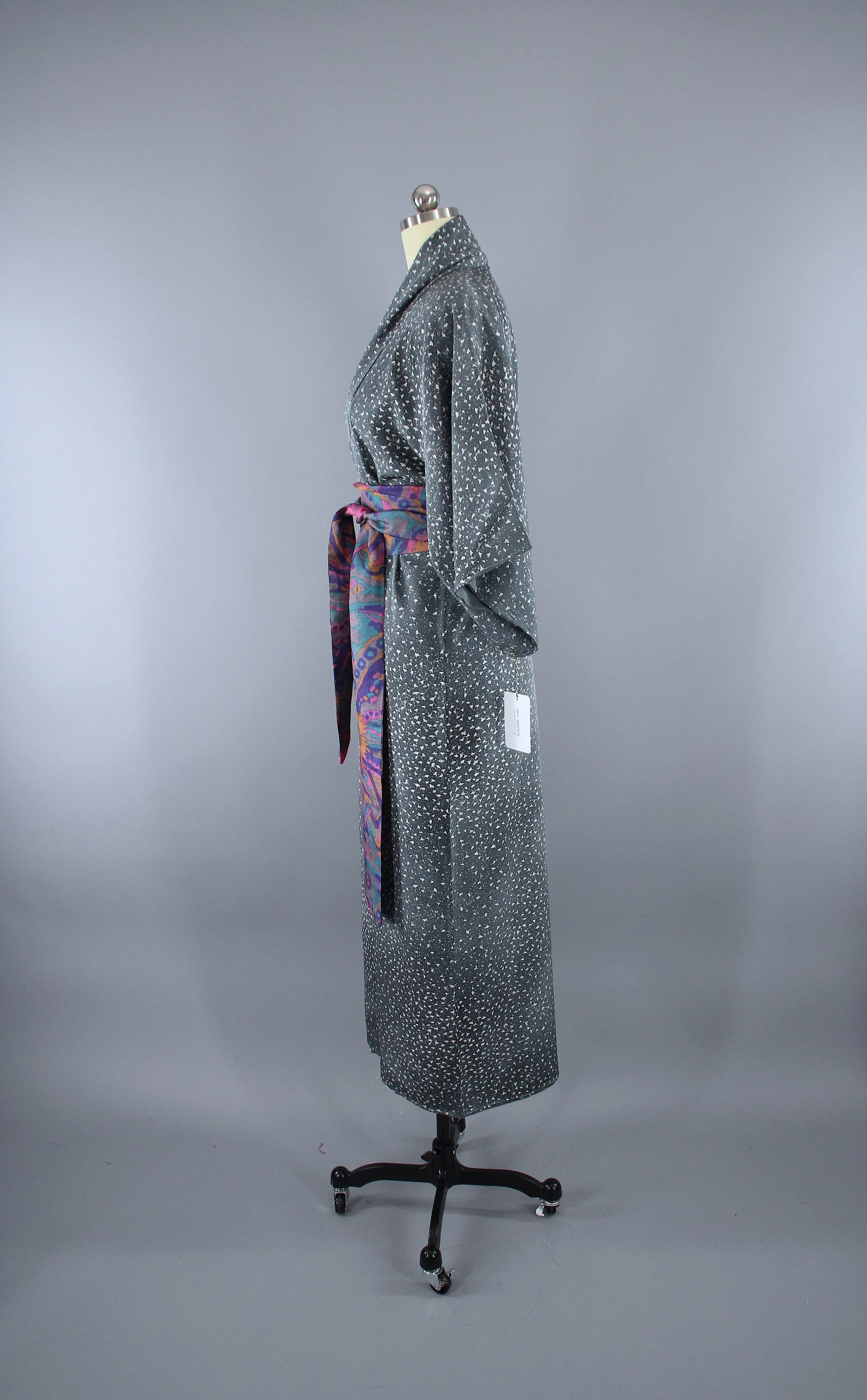 1950s Vintage Silk Kimono Robe / Grey Green GINGKO Leaves Novelty Print