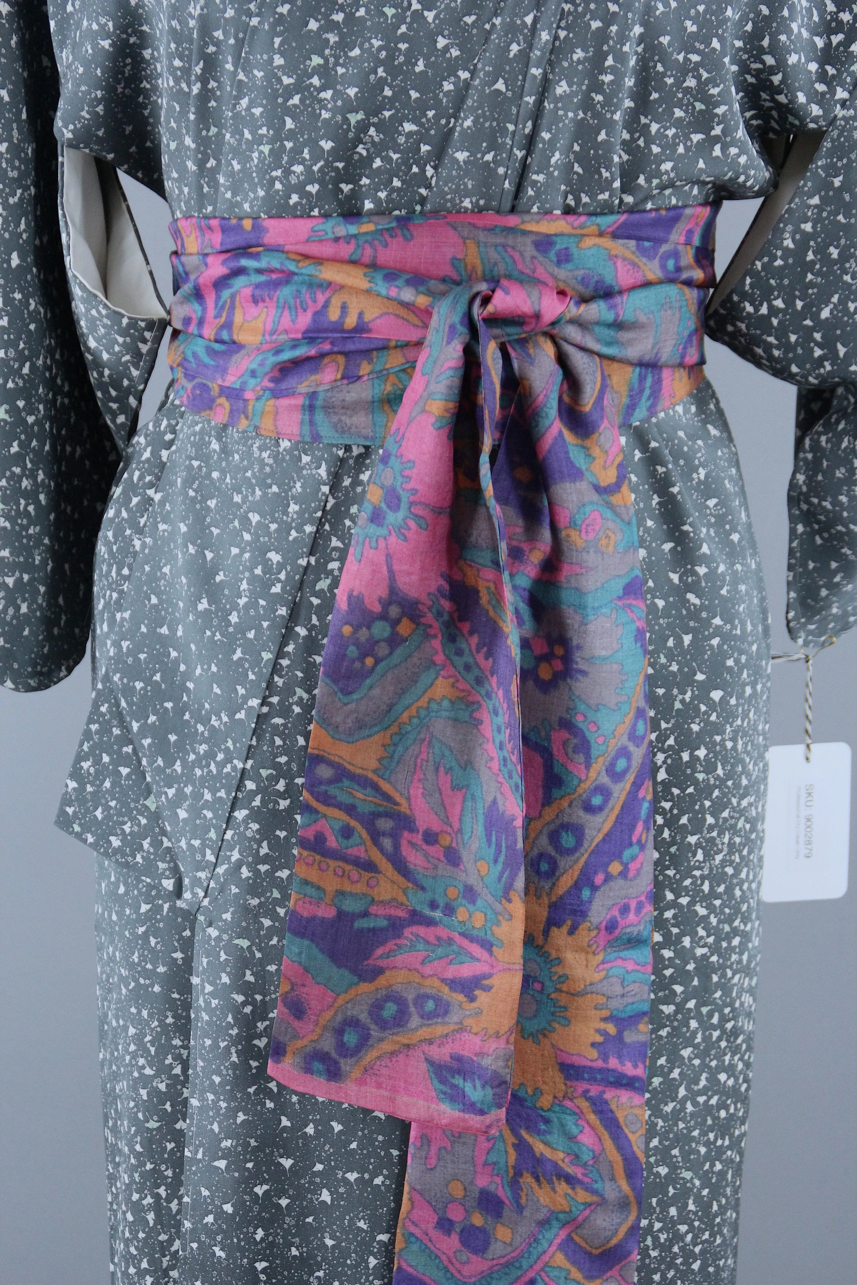 1950s Vintage Silk Kimono Robe / Grey Green GINGKO Leaves Novelty Print