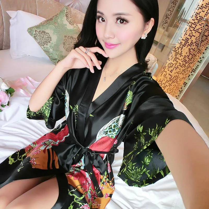 Ladies Silk Pajamas Classical Short Sleeve Bathrobe